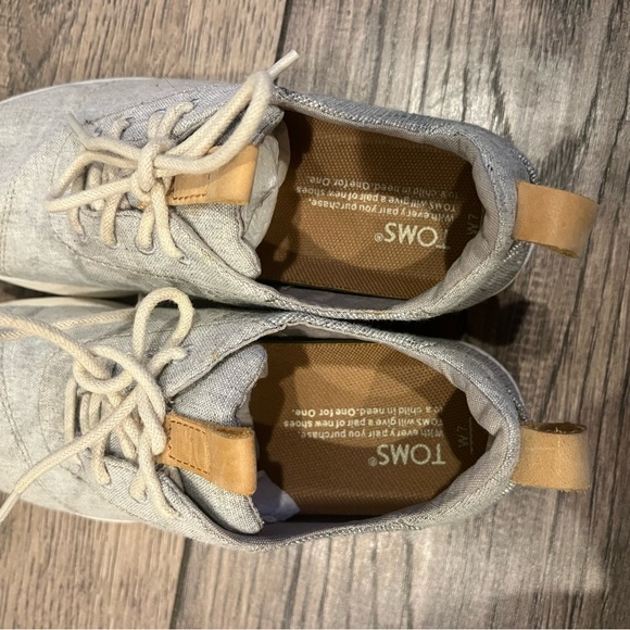 Toms Light Gray Women's Flats - Picture 6 of 6